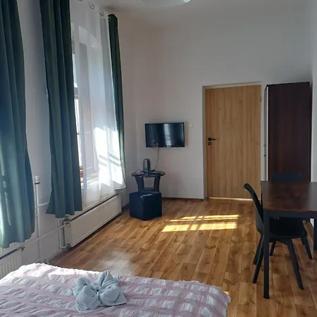 Solan Motel Jeleniow